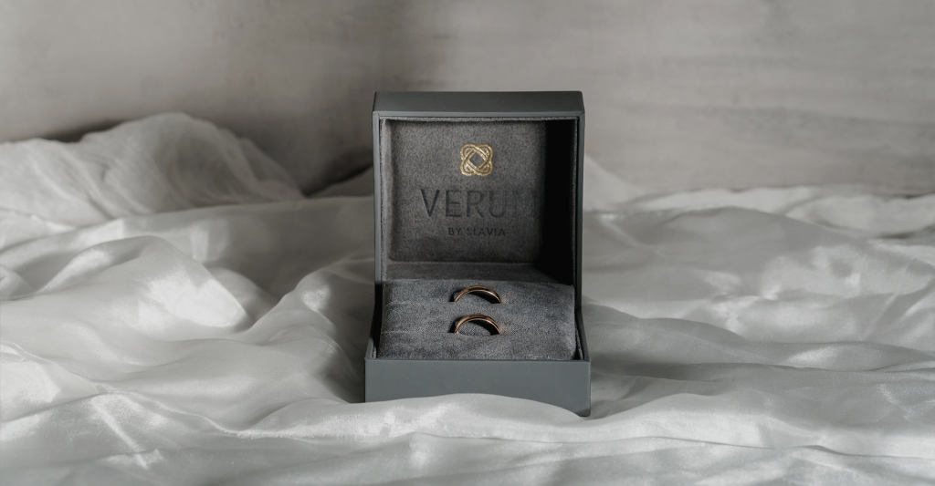 Обручальные кольца VERUM в брендовом футляре